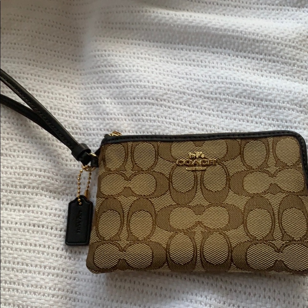 Brown Classic Coach Wristlet nwot